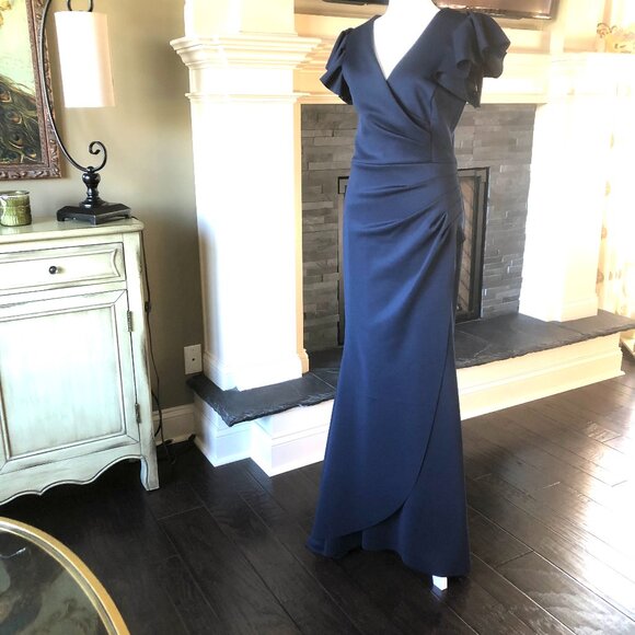 NWT XSCAPE Size 4 Pleated Ruffled Evening/Bridal Gown Midnight Blue - Picture 1 of 9